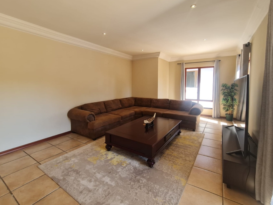 To Let 4 Bedroom Property for Rent in Eagles Landing North West